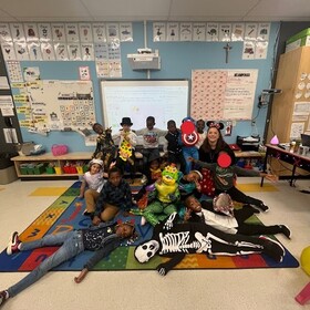 une classe costumée pour l'halloween